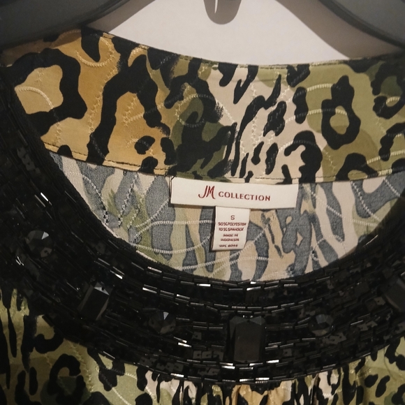 JM Collection sequin top - Picture 3 of 11